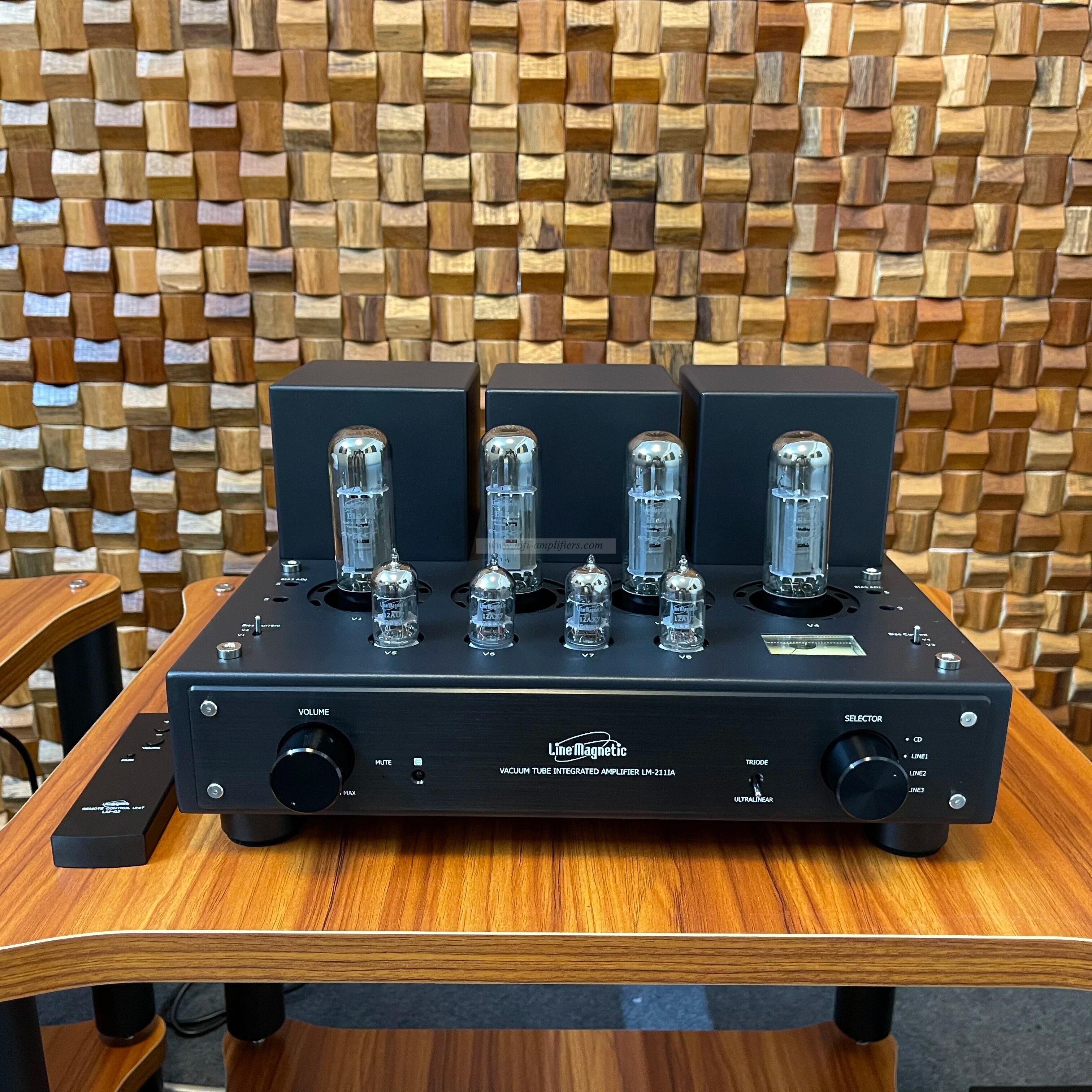 Line Magnetic LM-211IA El34*4 Integrated Tube Amplifier Push-pull Amplifier 32W*2