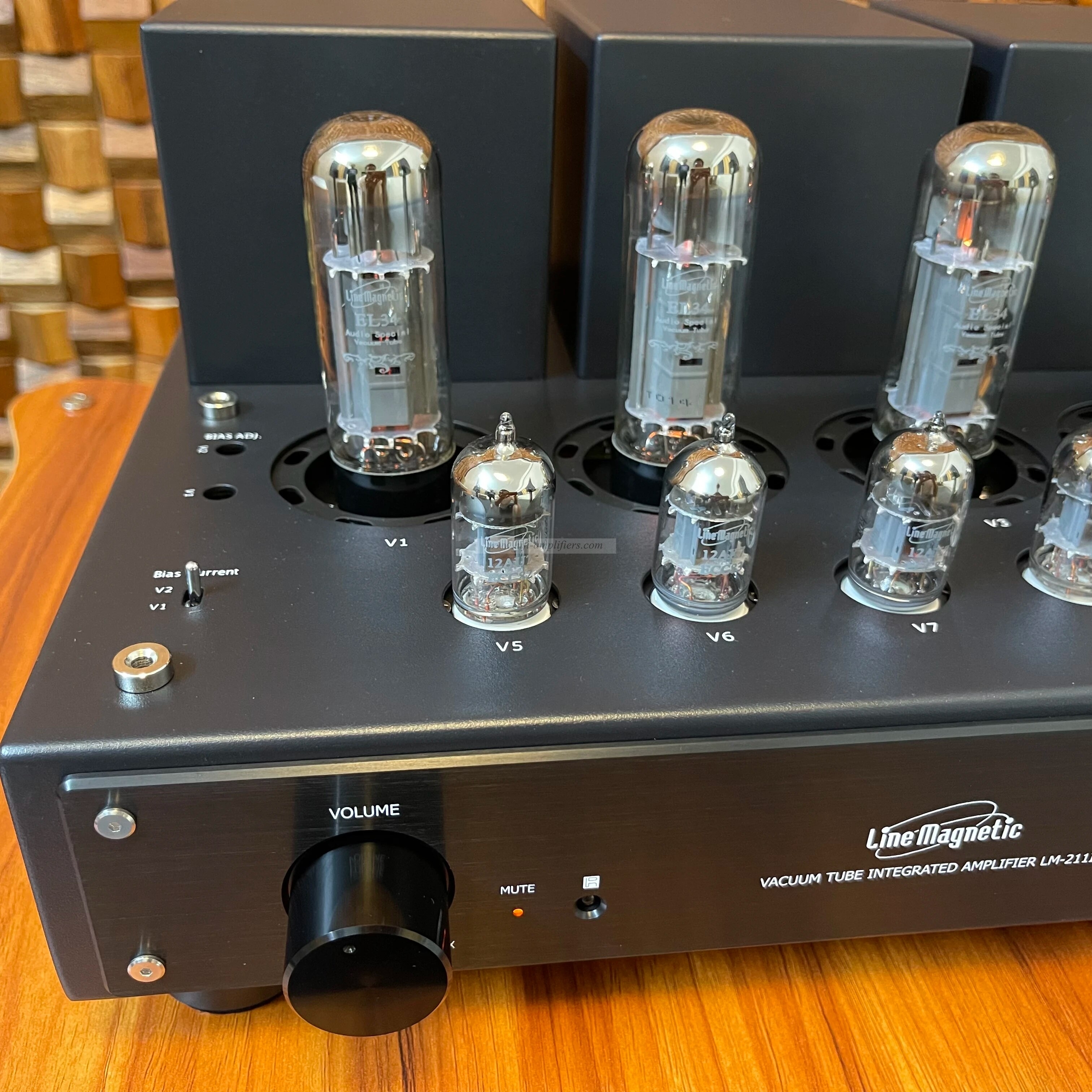 Line Magnetic LM-211IA El34*4 Integrated Tube Amplifier Push-pull Amplifier 32W*2